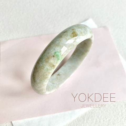 58.5mm A-Grade Natural Yellowish Green Modern Round Bangle No. 600170