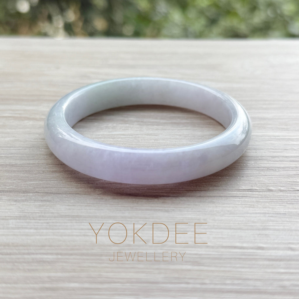A-Grade Natural Lavender Green Jadeite Modern Round Bangle