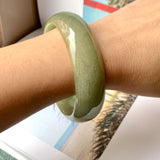 58mm A-Grade Natural Yellowish Green Jadeite Modern Round Bangle No.151101