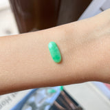 3.15 cts A-Grade Natural Apple Green Jadeite Saddle Piece No.130424