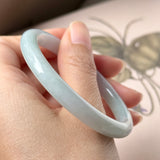 52.6mm A-Grade Natural Light Lavender Green Jadeite Traditional Round Bangle No.152098