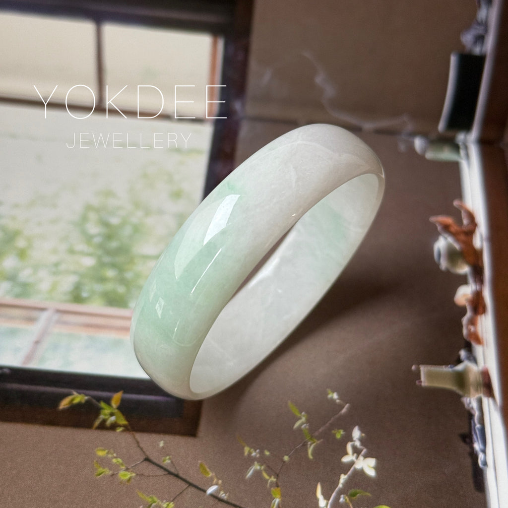 50.4mm A-Grade White Green Jadeite Modern Round Bangle No.152170