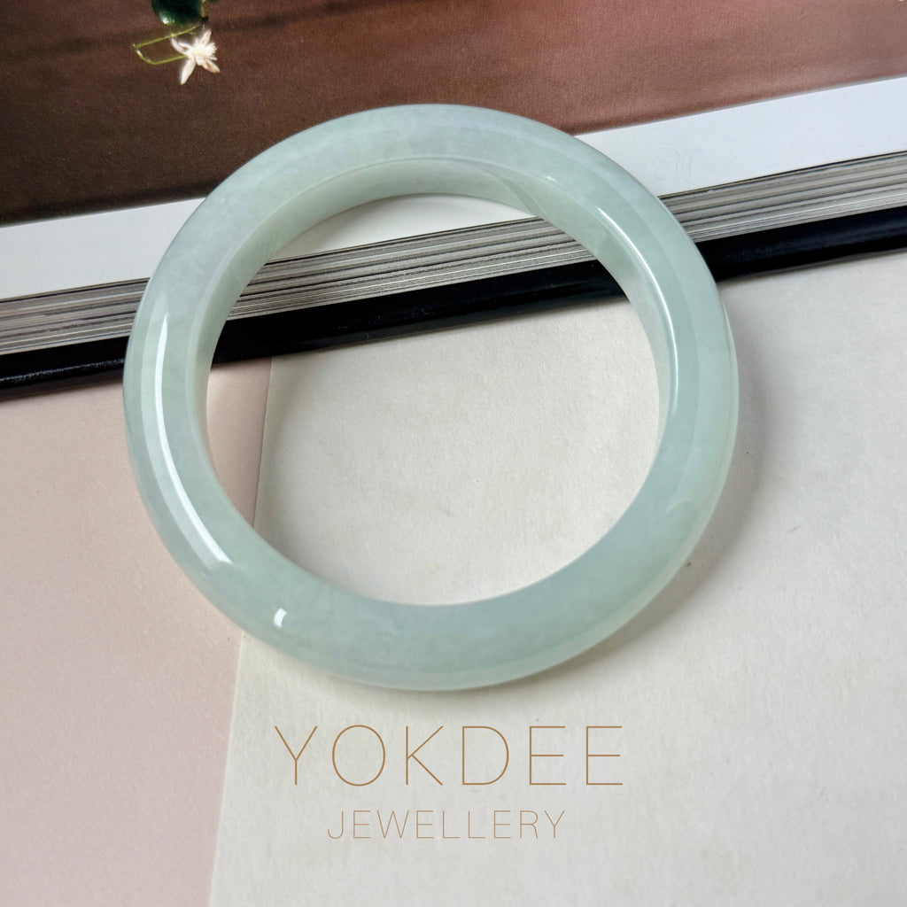 51.8mm A-Grade Natural Light Green Jadeite Modern Round Bangle No.152123