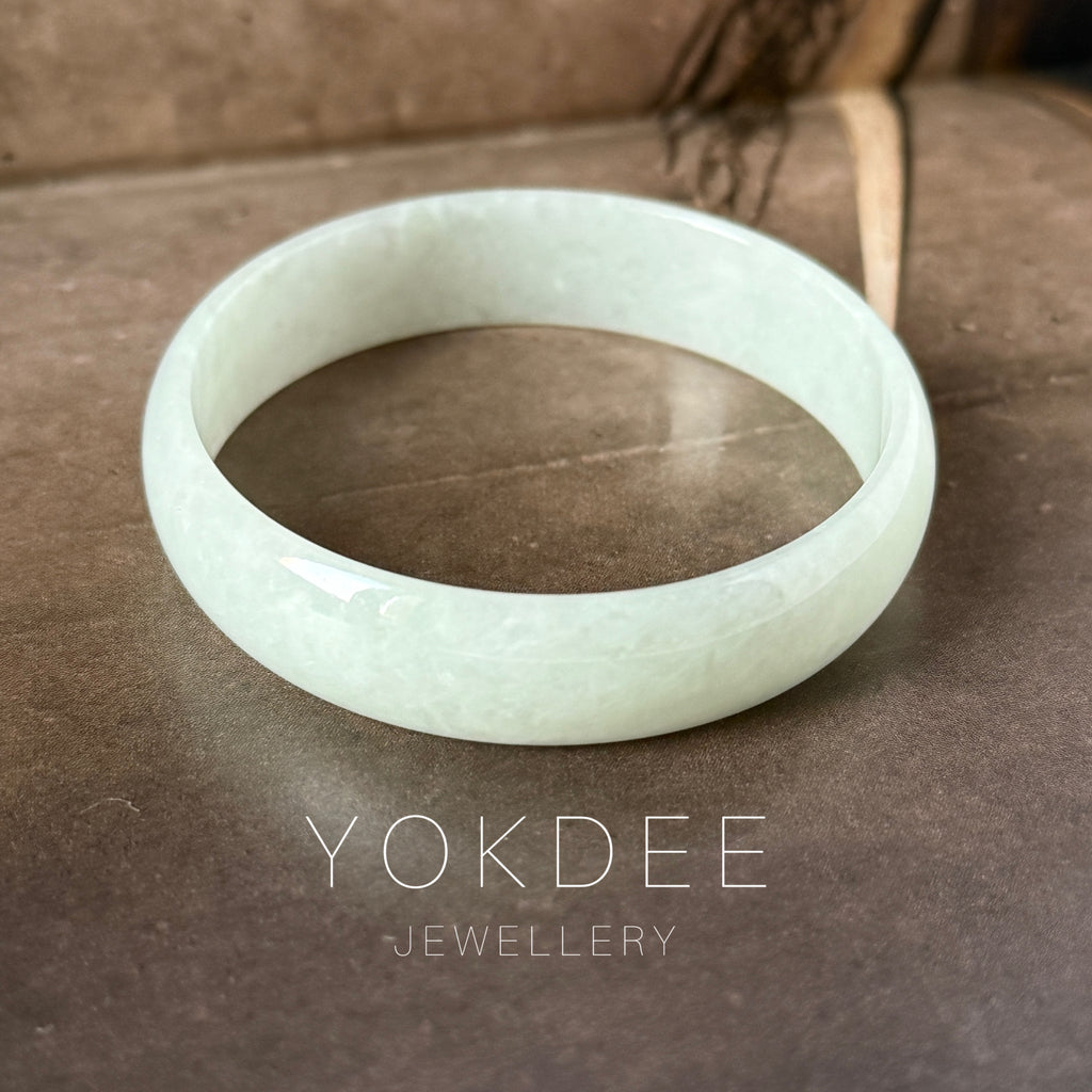 52.4mm A-Grade Natural Light Green Jadeite Modern Round Bangle No.152142
