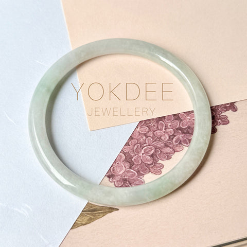 59.1mm A-Grade Natural Light Green Lavender Jadeite Traditional Round Slim Cut Bangle No.152118