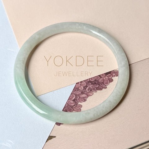59.3mm A-Grade Natural Light Green Lavender Jadeite Traditional Round Slim Cut Bangle No.152116