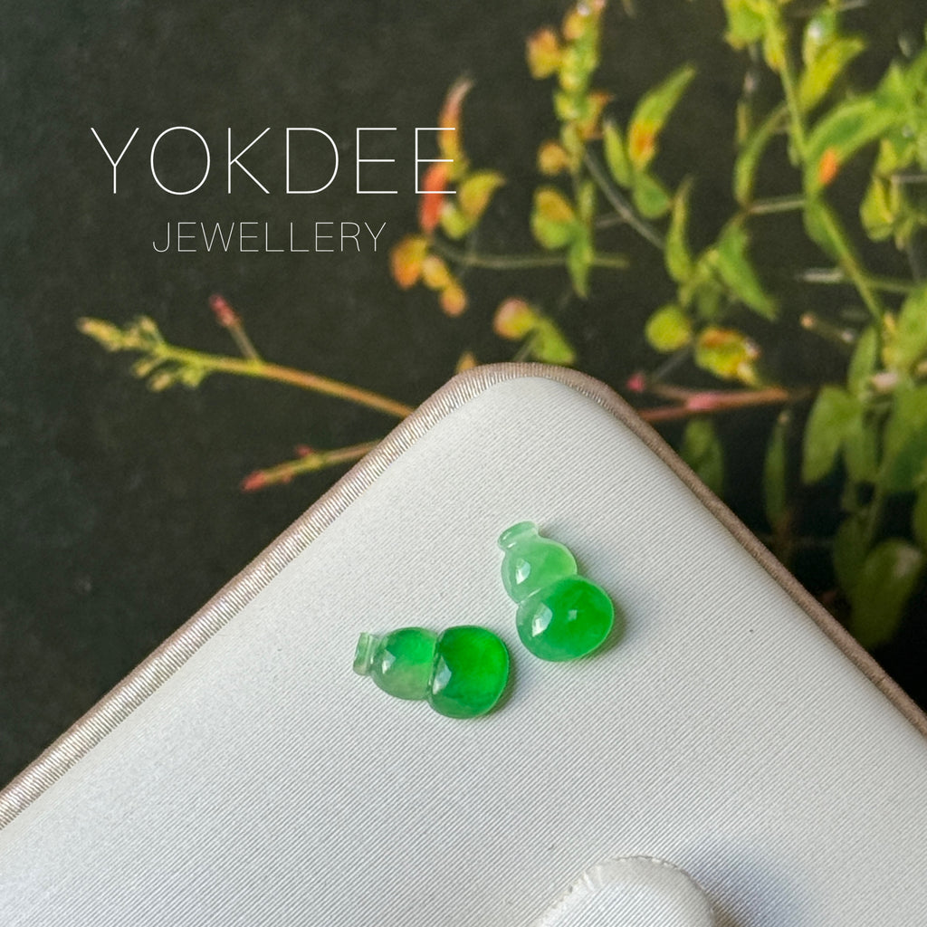Icy A-Grade Natural Green Jadeite Hulu (Calabash) Pair No.180925