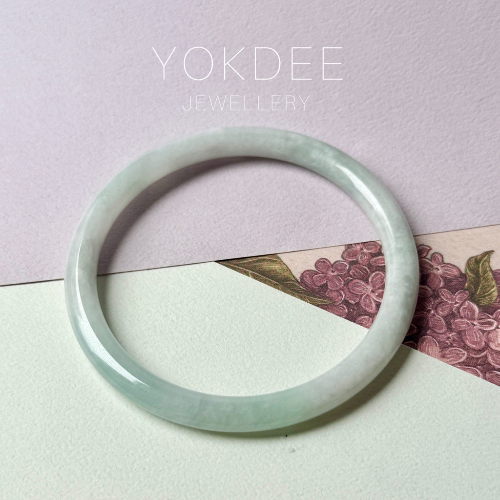 59.4mm A-Grade Natural Light Green Lavender Jadeite Traditional Round Slim Cut Bangle No.152119