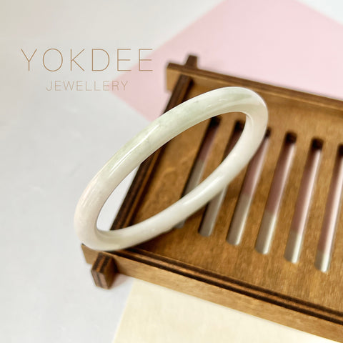 52.2mm A-Grade Natural Lavender Green Jadeite Traditional Oval Bangle No.151775