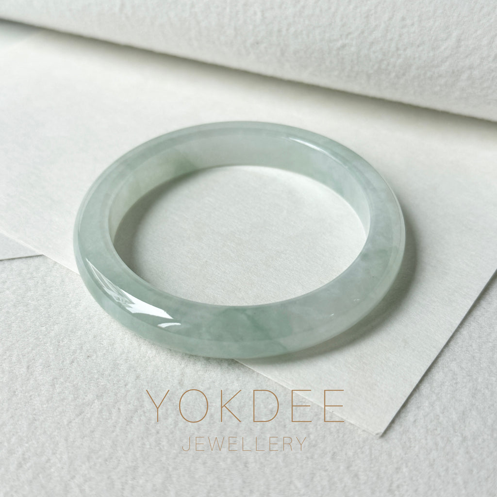 54.5mm A-Grade Natural Light Green Jadeite Modern Round Bangle No.152094
