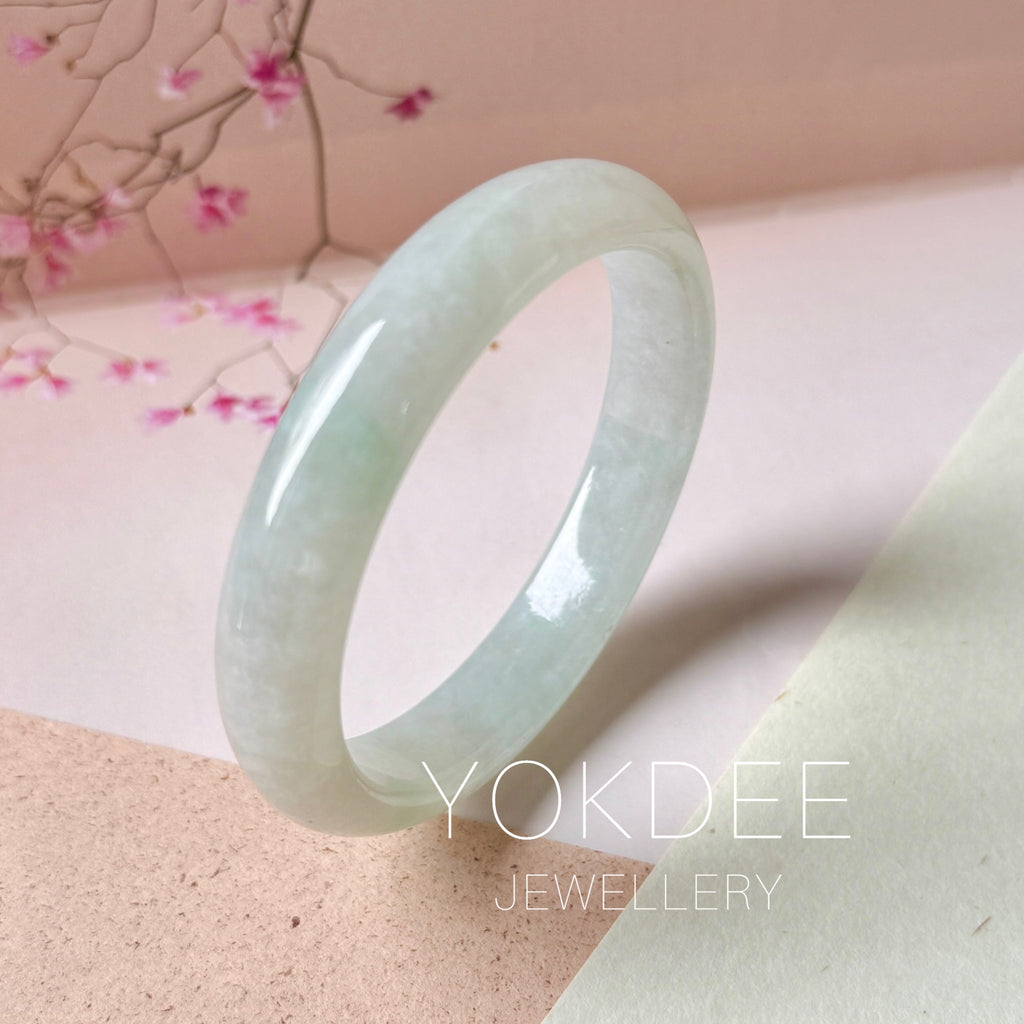 50.9mm A-Grade Natural Light Green Jadeite Modern Round Bangle No.152223