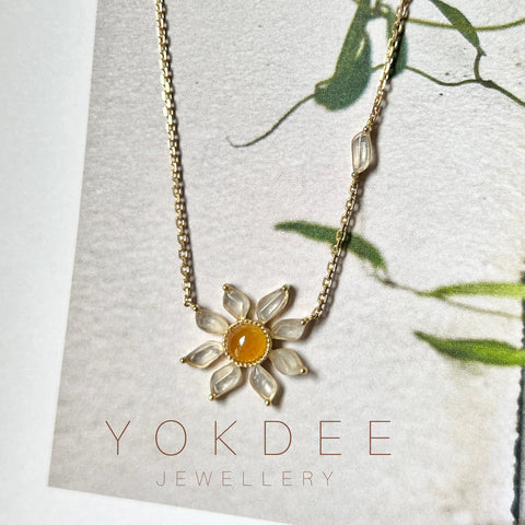 SOLD OUT: Icy A-Grade Jadeite Daisy Necklace No.190373