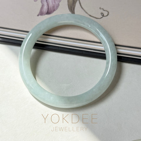 52.7mm A-Grade Natural Light Green Jadeite Traditional Round Bangle No.152088