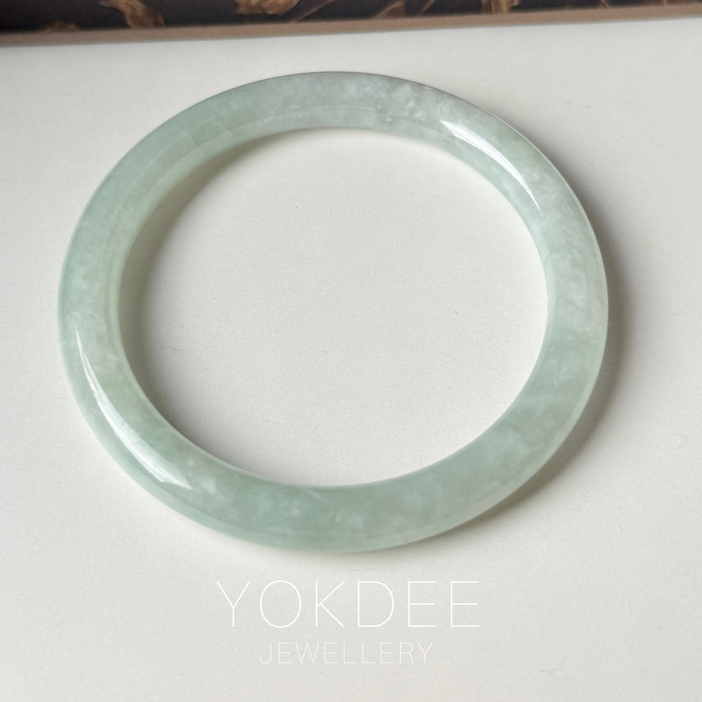 52.9mm A-Grade Natural Light Green Jadeite Traditional Round Bangle No.152046
