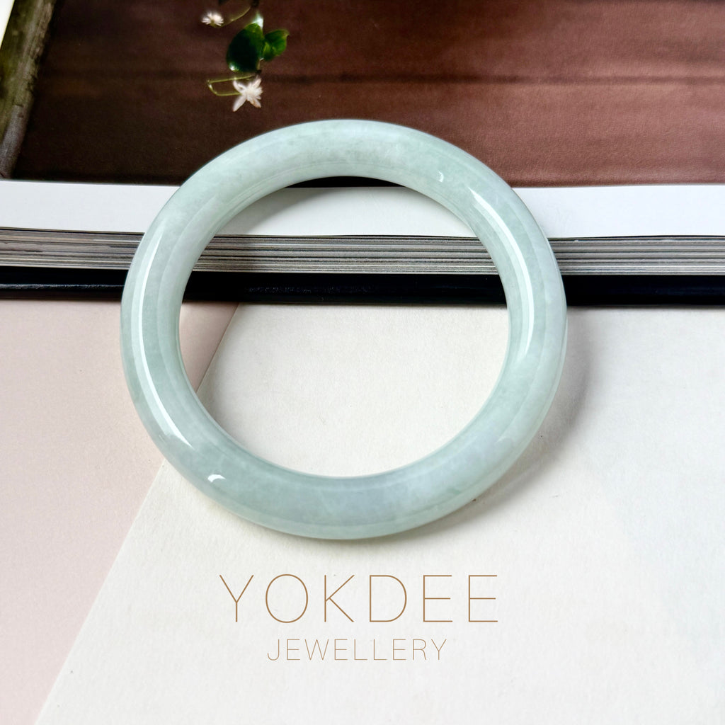 53.5mm A-Grade Natural Light Green Jadeite Traditional Round Bangle No.152127
