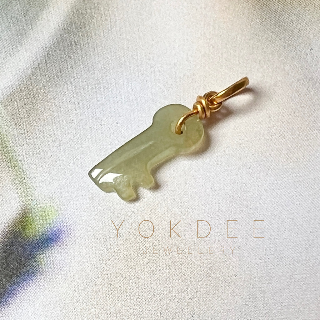 A-Grade Yellowish Green Jadeite Key Pendant No.600129