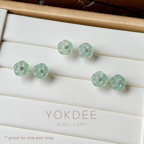 Icy A-Grade Natural Bluish Green Floral Jadeite Frangipani Flower Stud Earring No. 180884