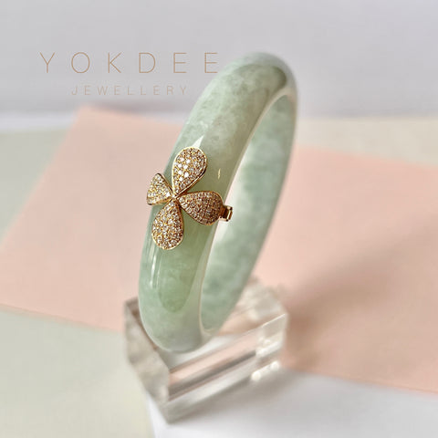 52.5mm A-Grade Natural Light Green Jadeite Modern Round Bangle with P.Petals Embellishment No.151978