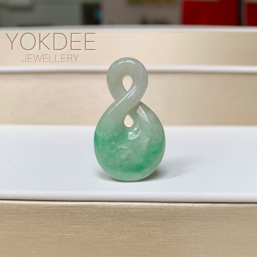 A-Grade Natural Moss On Snow Jadeite Eternity Knot No.8 Pendant No.172591
