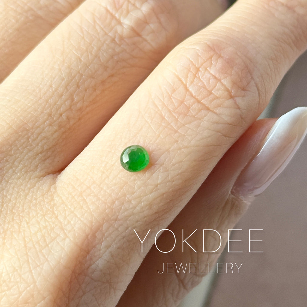 0.25cts Icy A-Grade Natural Imperial Green Jadeite Faceted Cabochon No.130495