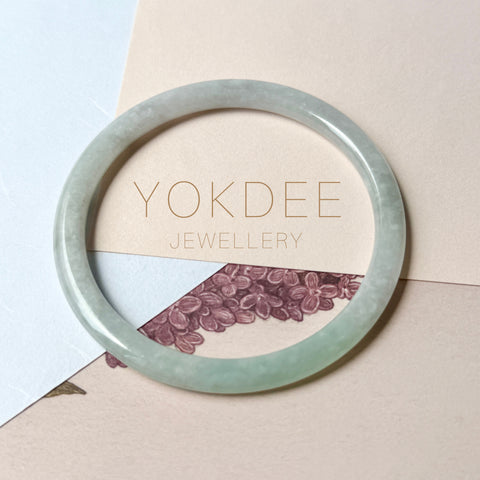 59.4mm A-Grade Natural Light Green Lavender Jadeite Traditional Round Slim Cut Bangle No.152115