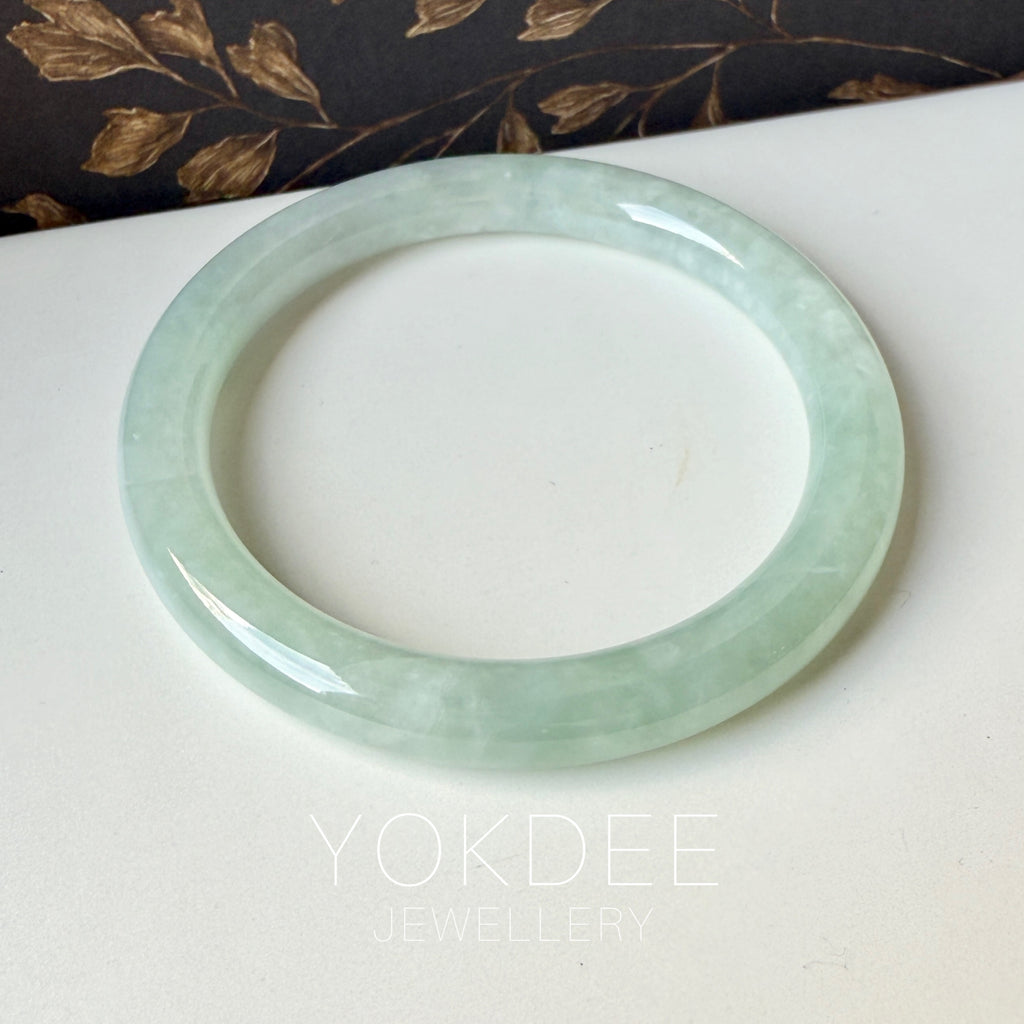 SOLD OUT: 52.8mm A-Grade Natural Light Green Jadeite Traditional Round Bangle No.152044