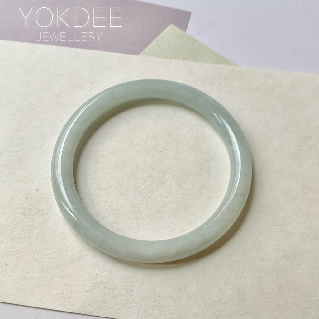 55.2mm A-Grade Natural Light Green Jadeite Traditional Round Bangle No.152089