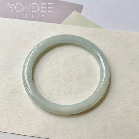 55.2mm A-Grade Natural Light Green Jadeite Traditional Round Bangle No.152089