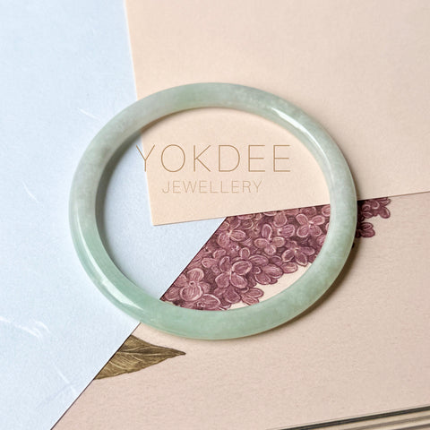 59.9mm A-Grade Natural Light Green Lavender Jadeite Traditional Round Slim Cut Bangle No.152117