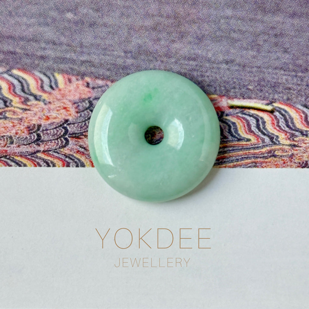 A-Grade Natural Moss On Snow Jadeite Donut No.172773