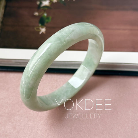 60.1mm A-Grade Light Green Jadeite Modern Round Bangle No.152153