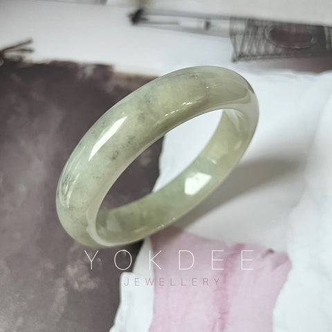 58.2mm A-Grade Natural Light Green Jadeite Modern Round Bangle No.151596