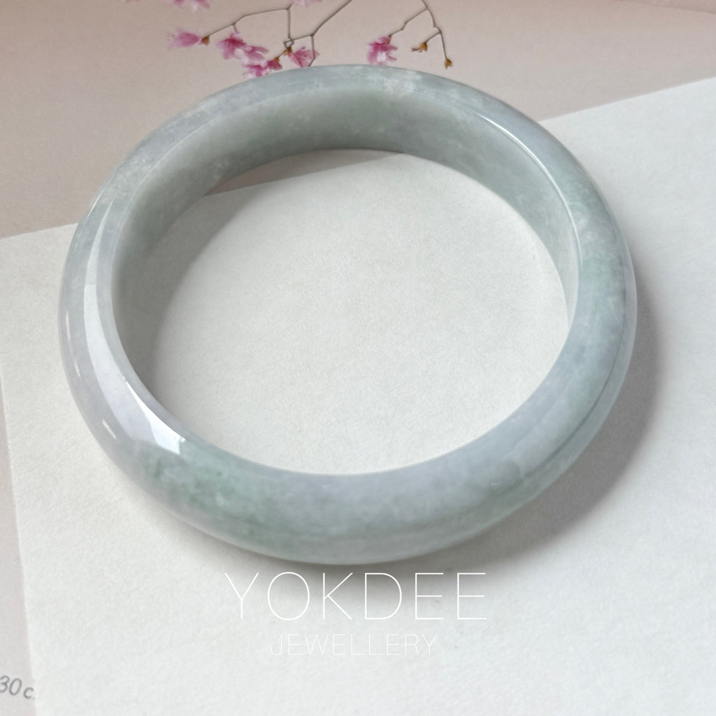 57.6mm A-Grade Light Green Jadeite Modern Round Bangle No.151883