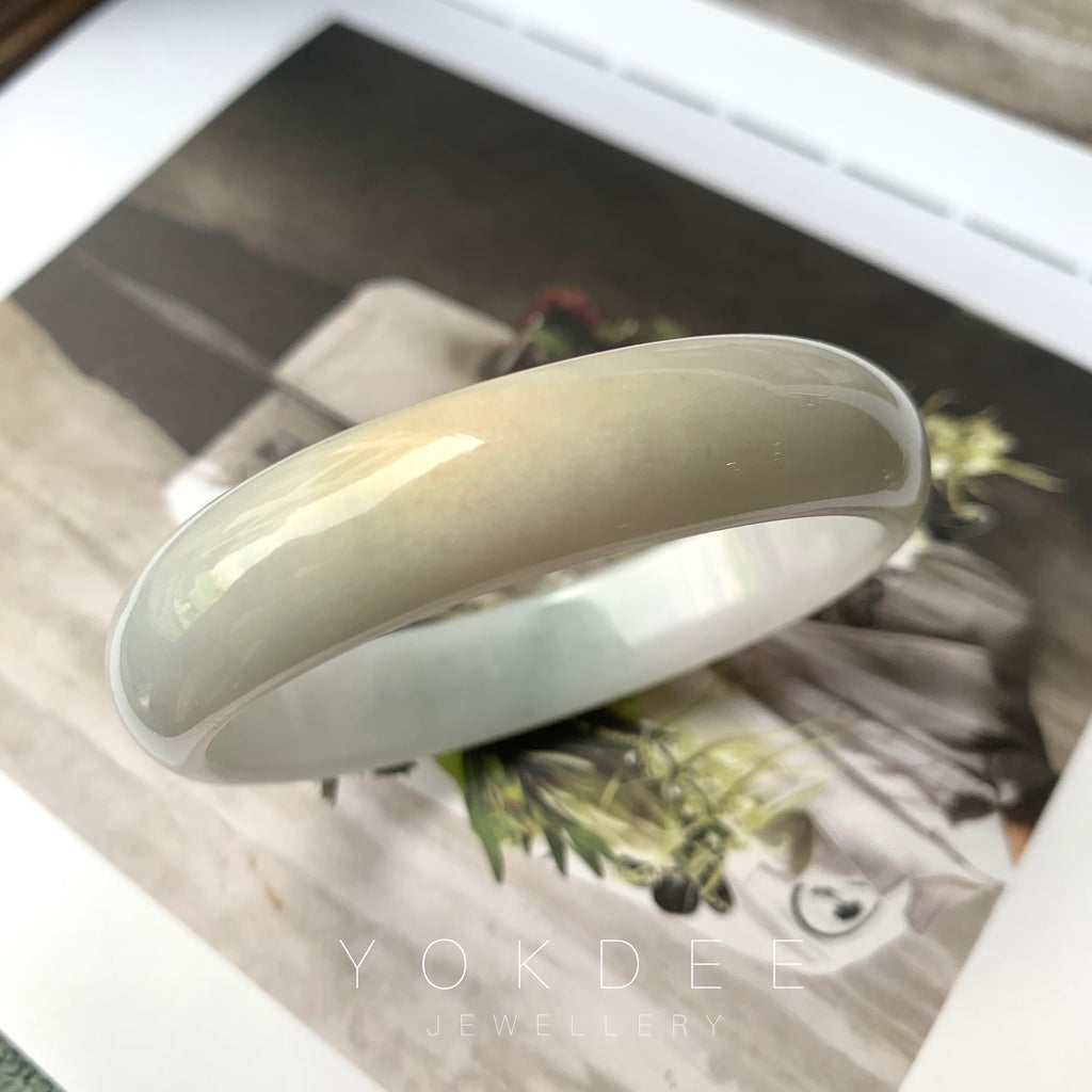 55.7mm A-Grade Natural Tri-Colour Jadeite Modern Oval Bangle No.330090