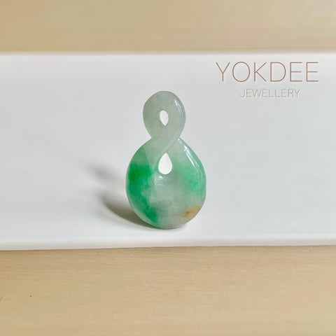 A-Grade Natural Moss On Snow Jadeite Eternity Knot No.8 Pendant No.172588