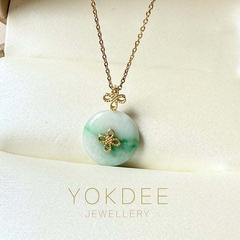 A-Grade Moss On Snow Jadeite M.Petals Lilac Flower Donut Pendant No.172619