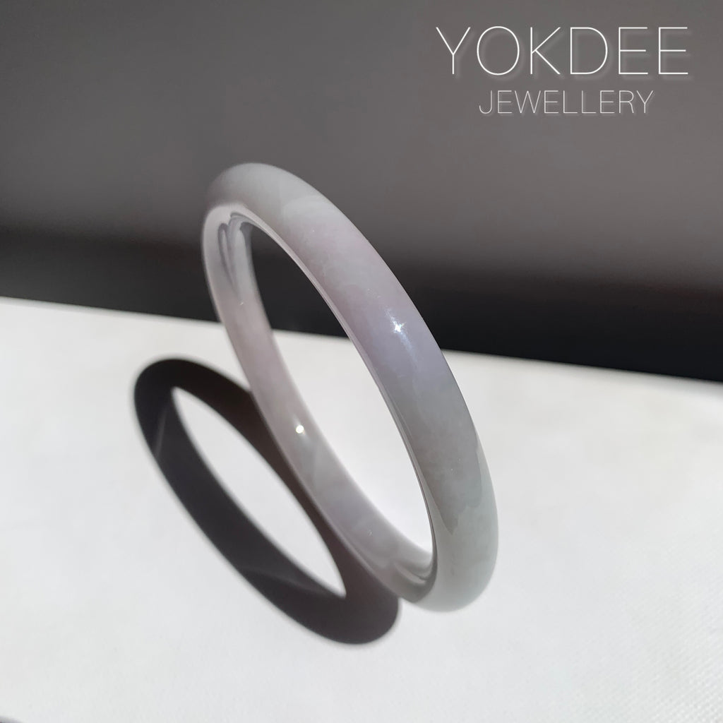 57.1mm A-Grade Natural Light Lavender Green Jadeite Traditional Round Bangle No.152081