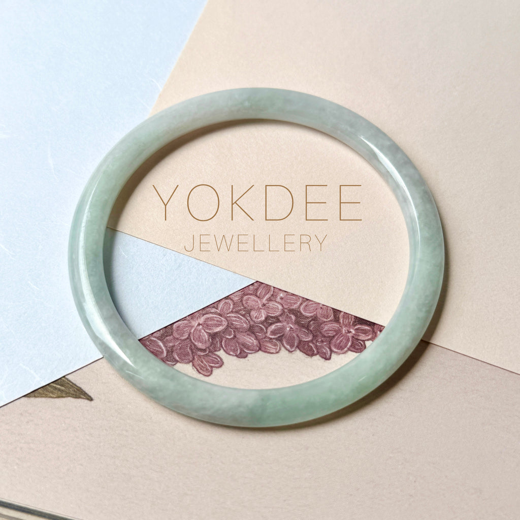59.5mm A-Grade Natural Light Green Lavender Jadeite Traditional Round Slim Cut Bangle No.152114