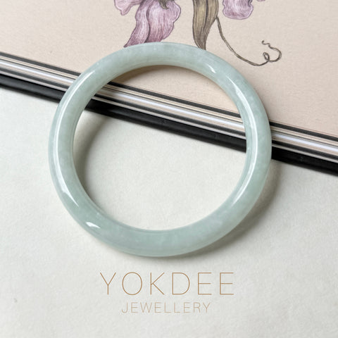 54.5mm A-Grade Natural Light Green Jadeite Traditional Round Bangle No.152087