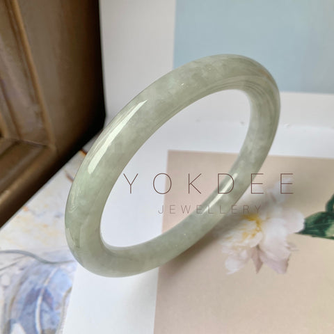 57.1 mm A-Grade Natural Light Green Jadeite Traditional Round Bangle No.151945