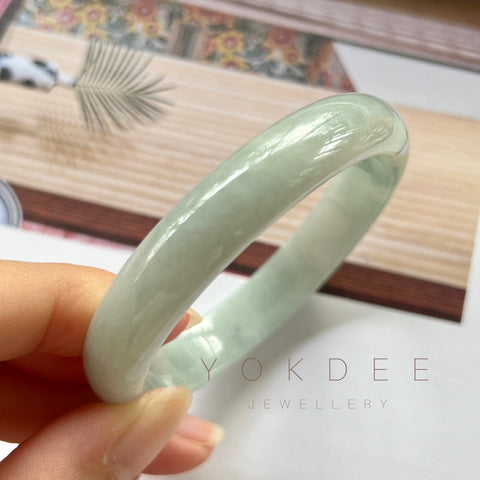 SOLD OUT: 52.9mm A-Grade Natural Light Green Jadeite Modern Round Bangle No.330076