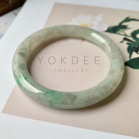 52.4mm A-Grade Natural Light Green Jadeite Traditional Round Bangle No.151944