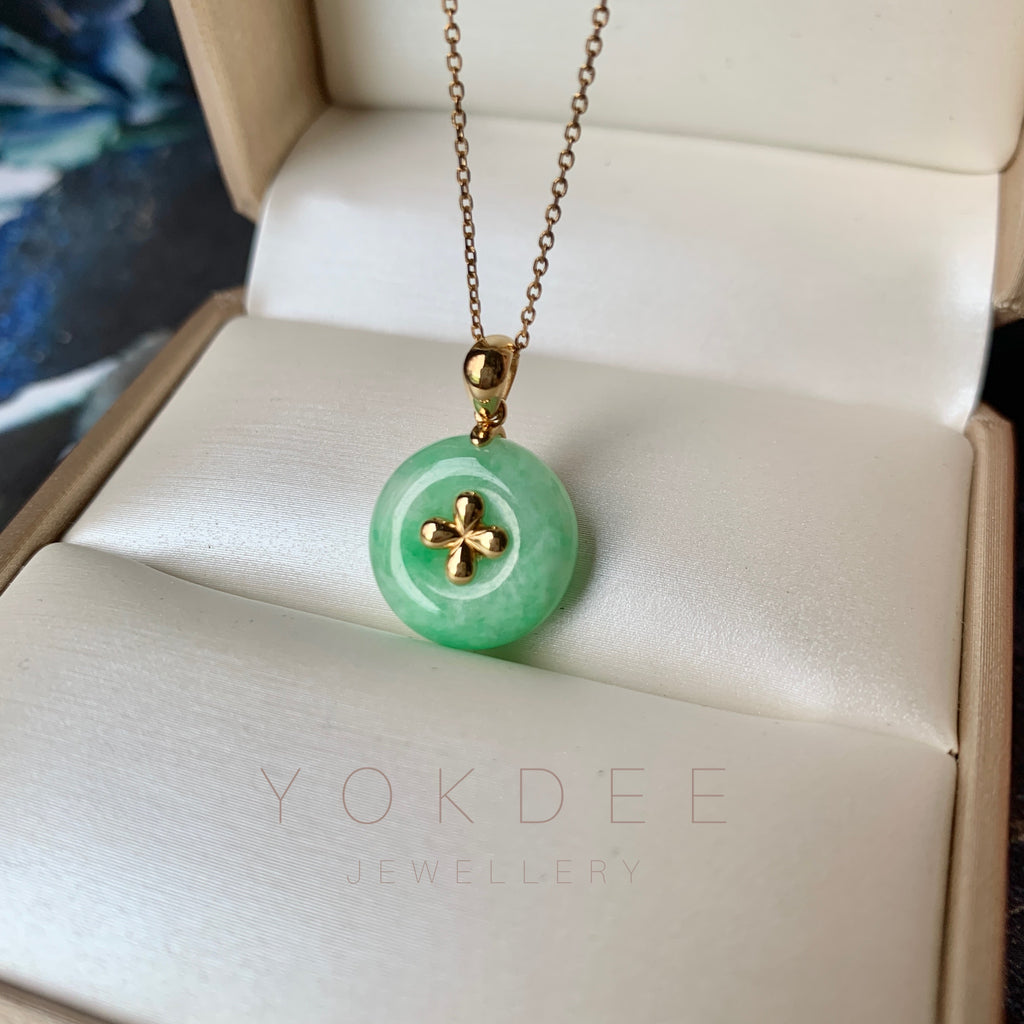 A-Grade Moss On Snow Jadeite Bespoke Donut Pendant (Lilac Flower) No.171888